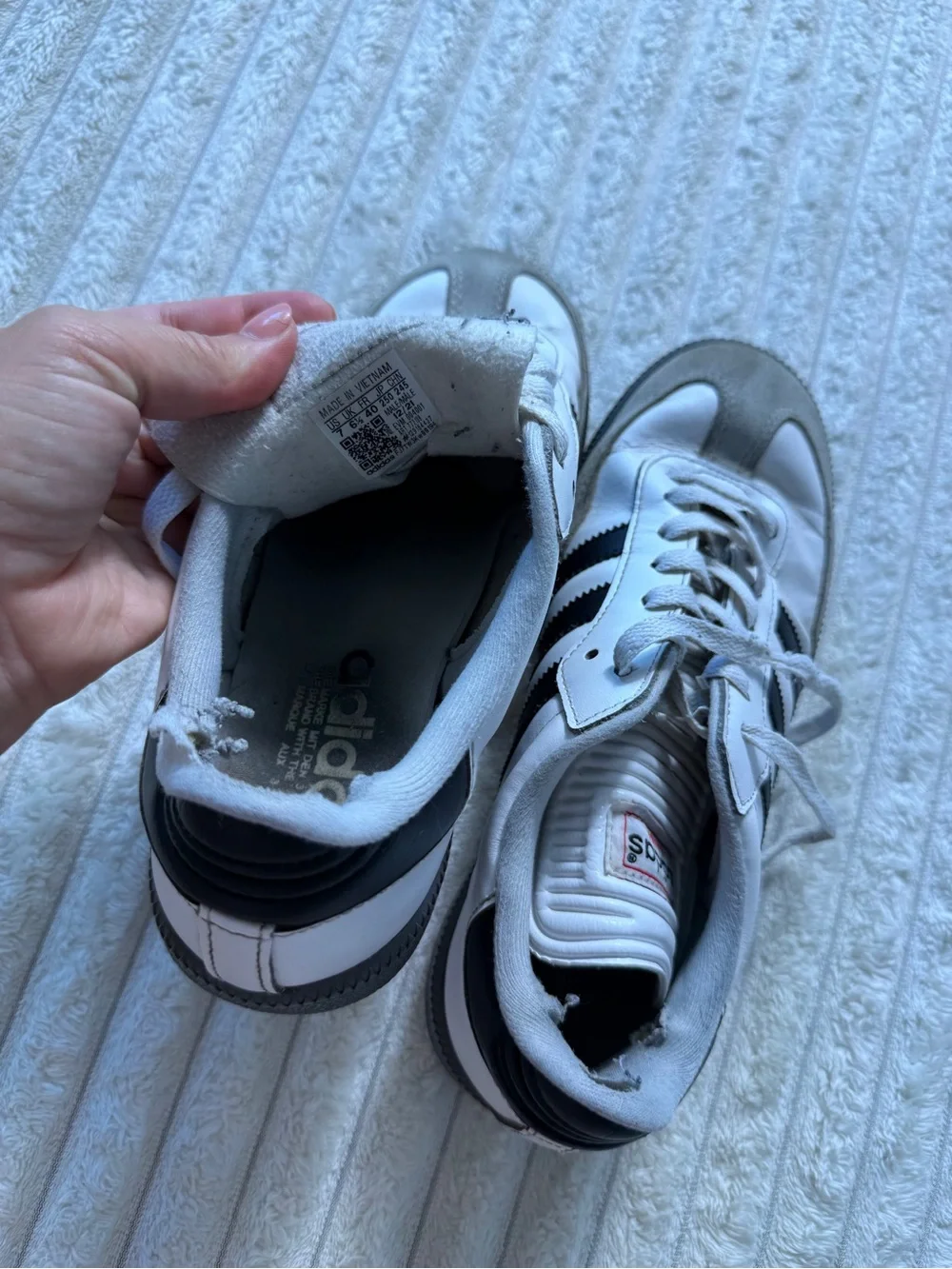 adidas Samba Men's Low Top Lace-Up Sneakers White Black Gray Leather Rubber